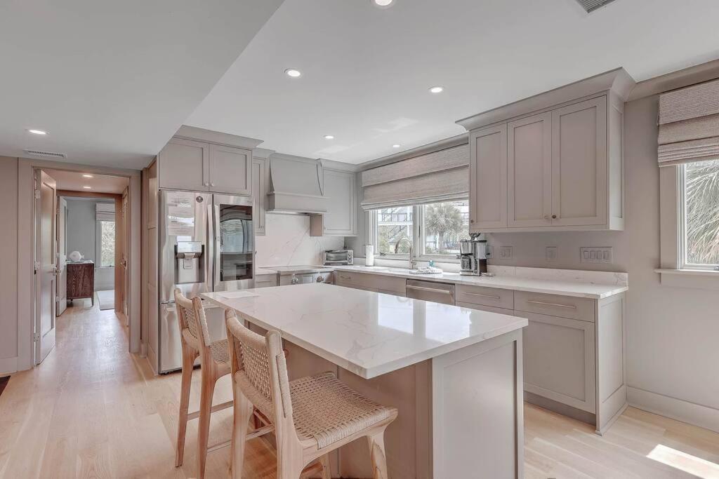 New Listing! Seagrove Villa 3A - Luxurious Ocean View! Isle of Palms Exterior foto