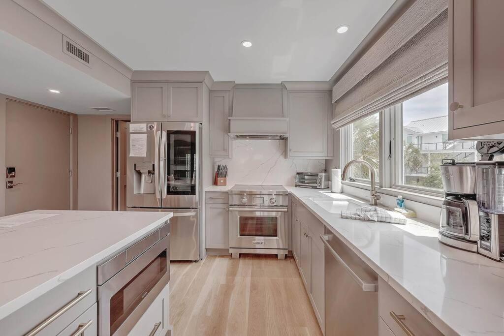 New Listing! Seagrove Villa 3A - Luxurious Ocean View! Isle of Palms Exterior foto