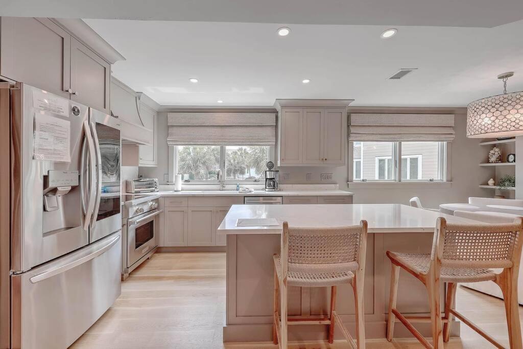 New Listing! Seagrove Villa 3A - Luxurious Ocean View! Isle of Palms Exterior foto